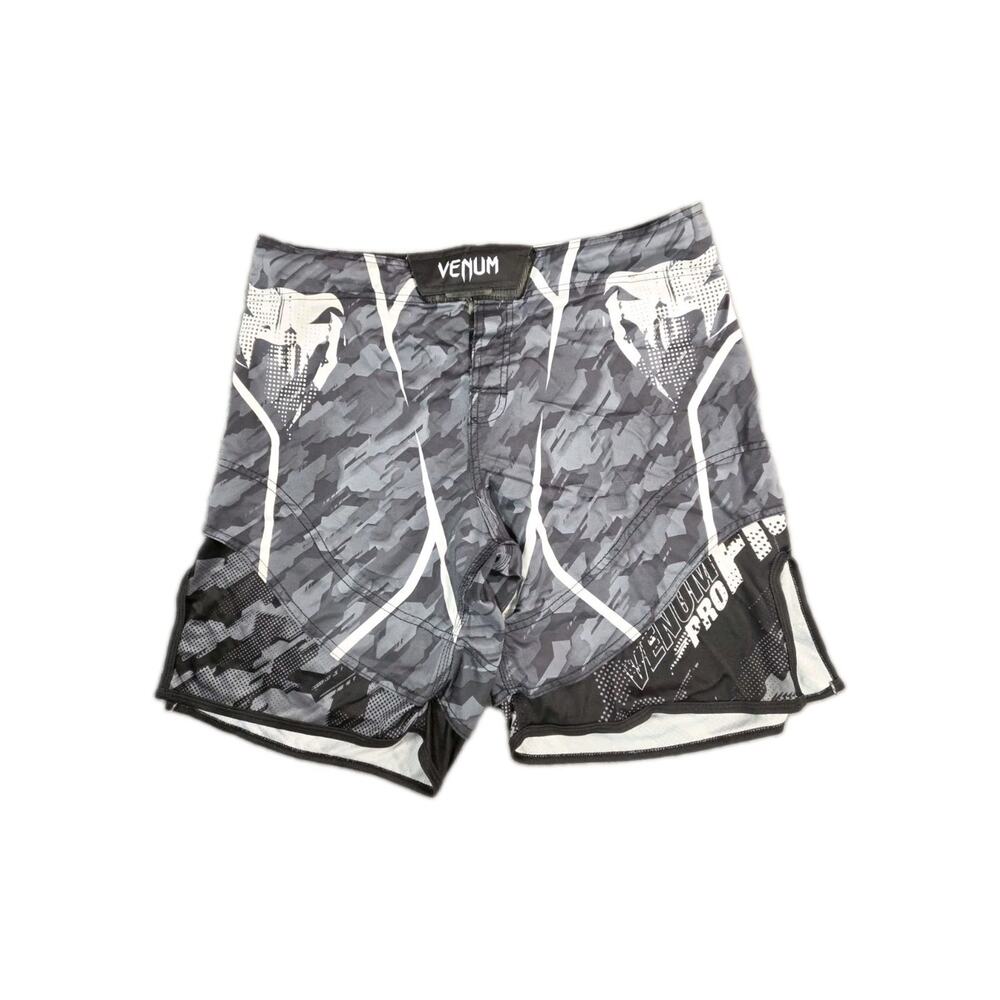 Venum MMA Fight Team Shorts Men's Size L Gray Black Camo Pattern Sport Z3-128